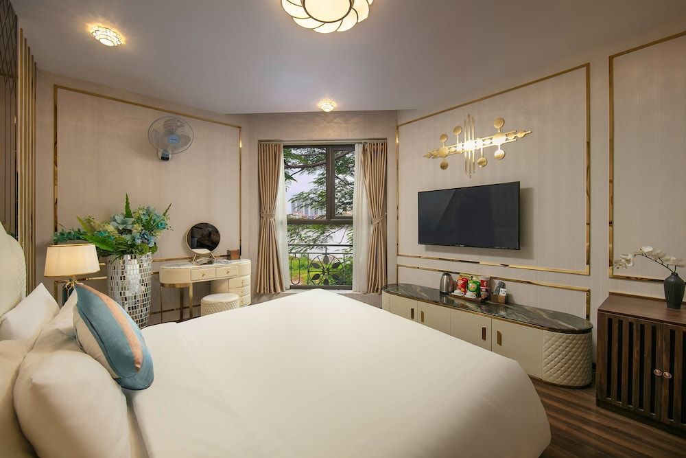 Standard Room, 1 King Bed, Garden View