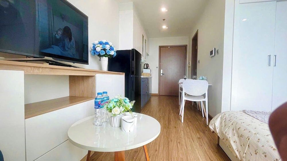 Vinhomes Green Bay-Studio Apartment Deluxe Apartment 17