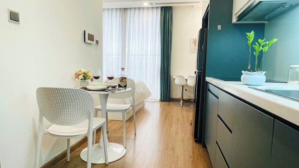 Vinhomes Green Bay-Studio Apartment Deluxe Studio 18