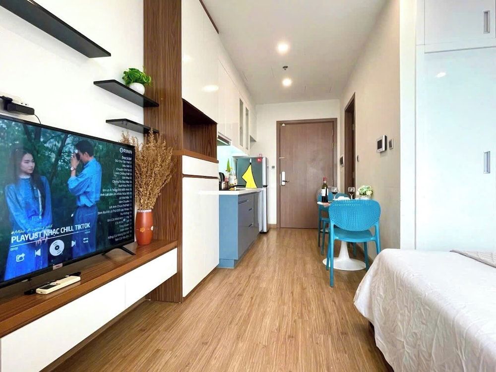 Vinhomes Green Bay-Studio Apartment Deluxe Apartment 13