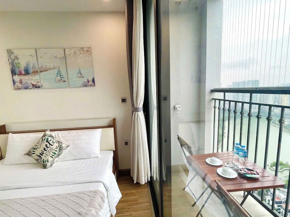 Vinhomes Green Bay-Studio Apartment Deluxe Apartment 2