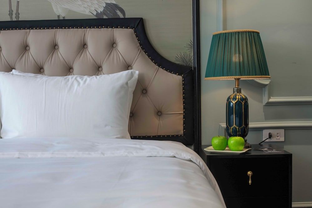 Amica Premier Hotel and Travel