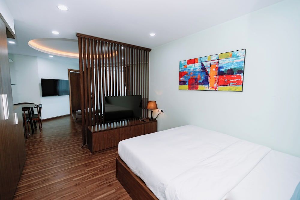 Family Room, Lake View