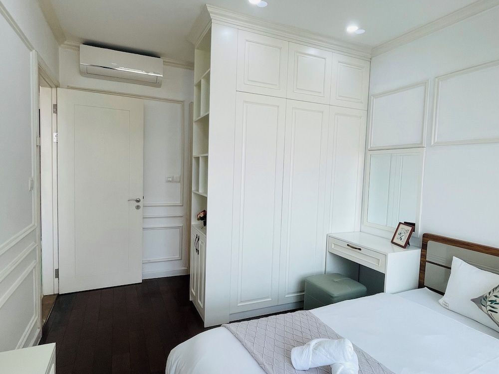 Vinhomes D'Capitale - Luna's House Apartment, 2 Bedrooms, City View 11