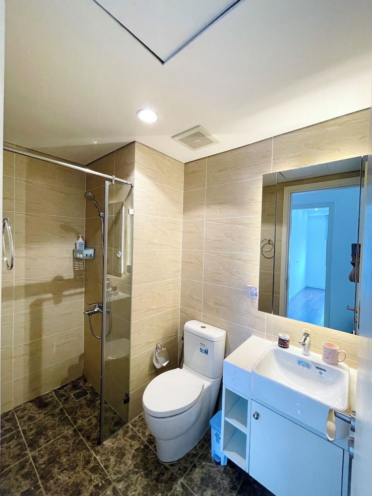 Vinhomes D'Capitale - Luna's House Deluxe Apartment 15