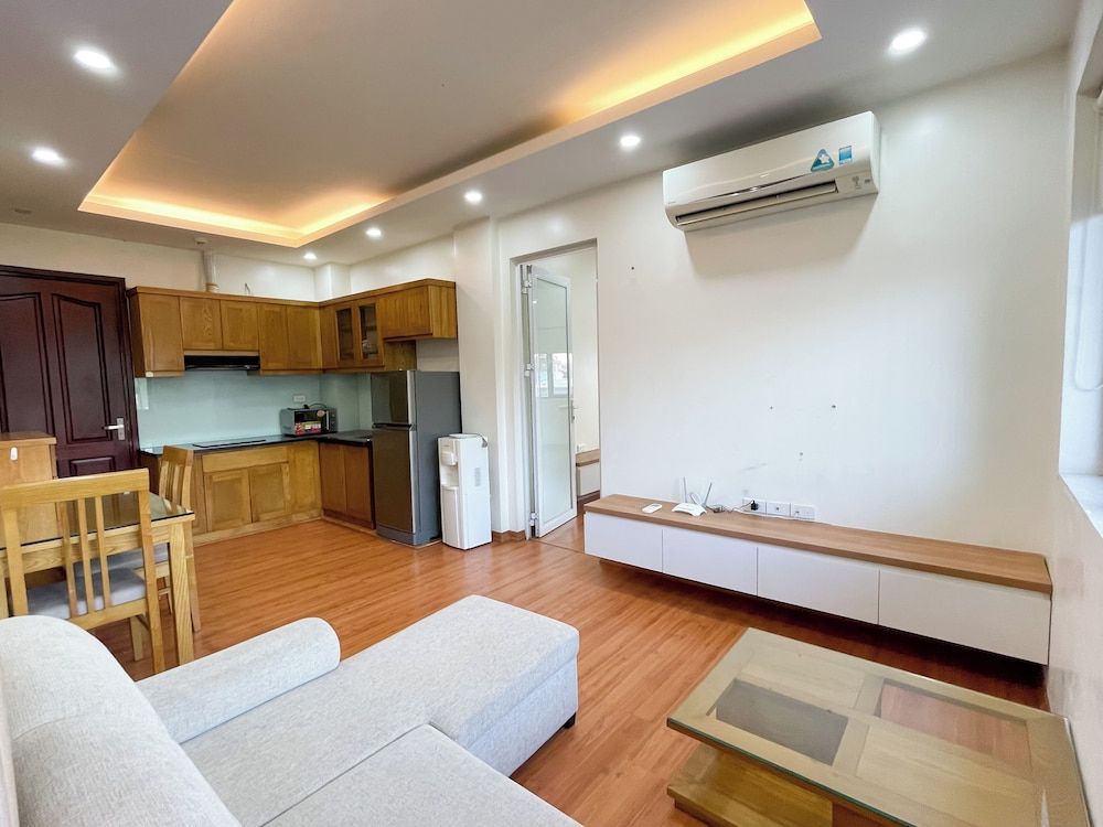 NINE HOUSING 92 Dao Tan Family Apartment 18