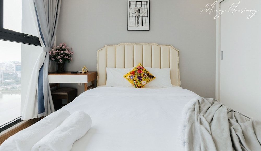 May Housing - Vinhomes Skylake Deluxe Apartment, Balcony, Lake View 2