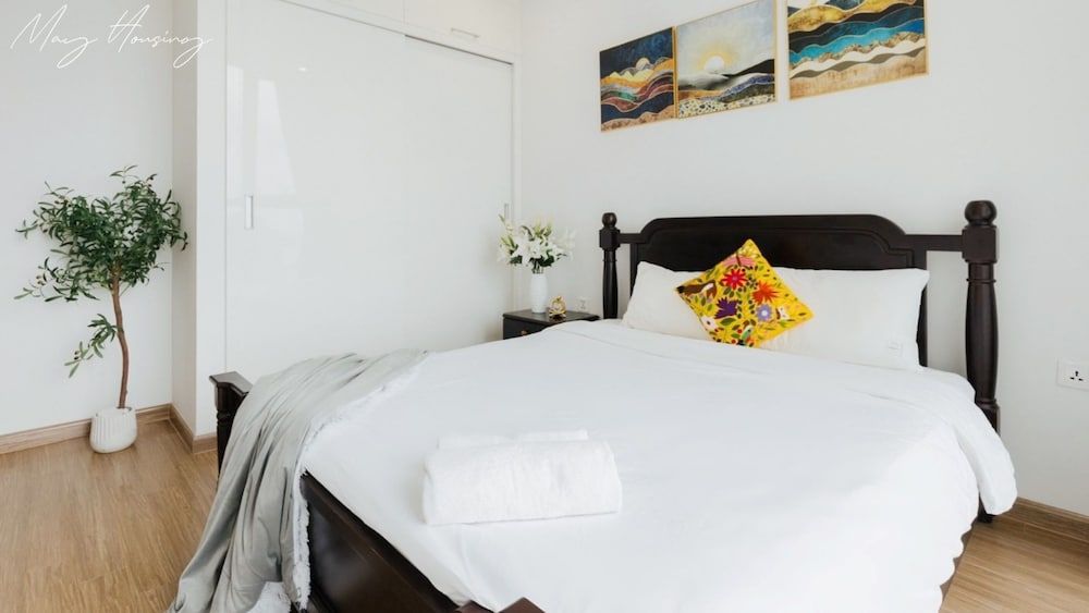 May Housing - Vinhomes Skylake Deluxe Apartment, Balcony, Lake View