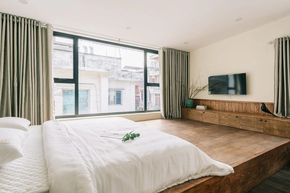 Grand Studio Suite, 1 Bedroom, Patio, Garden View