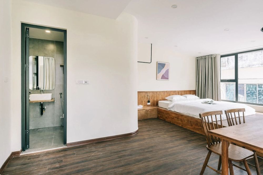 Grand Studio Suite, 1 Bedroom, Patio, Garden View