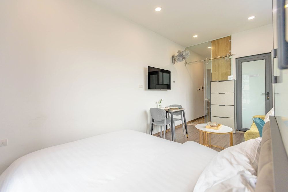 Studio Suite, City View