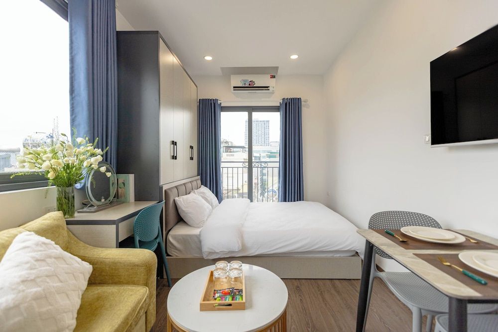 Studio Suite, City View