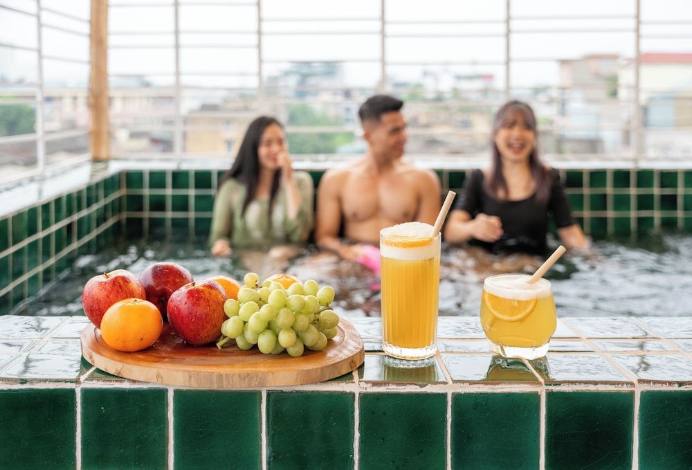 UNIQUE Creative - Wooden Design - Rooftop Jacuzzi