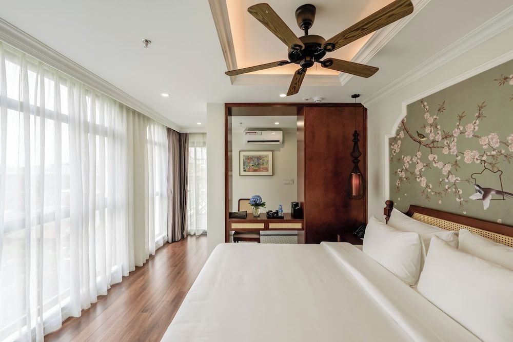 Lestar Hotel Hanoi Deluxe Double Room 2