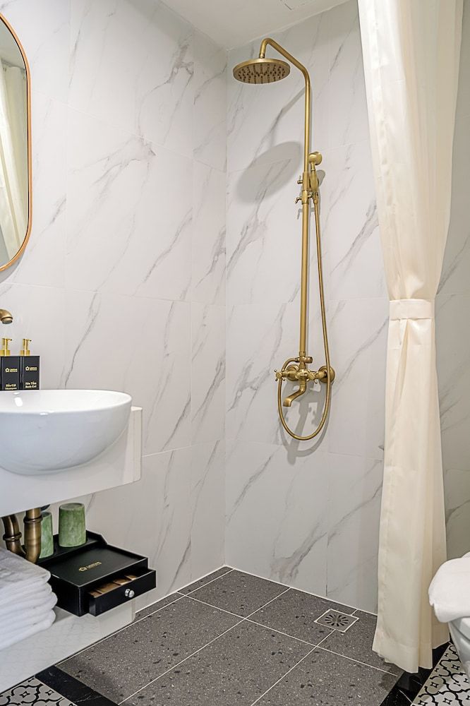 Lestar Hotel Hanoi Premier Double or Twin Room 6