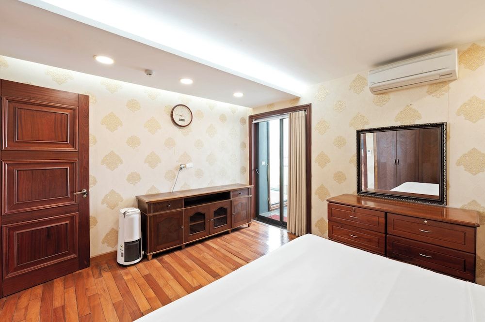 Presidential Duplex, Balcony, Lake View