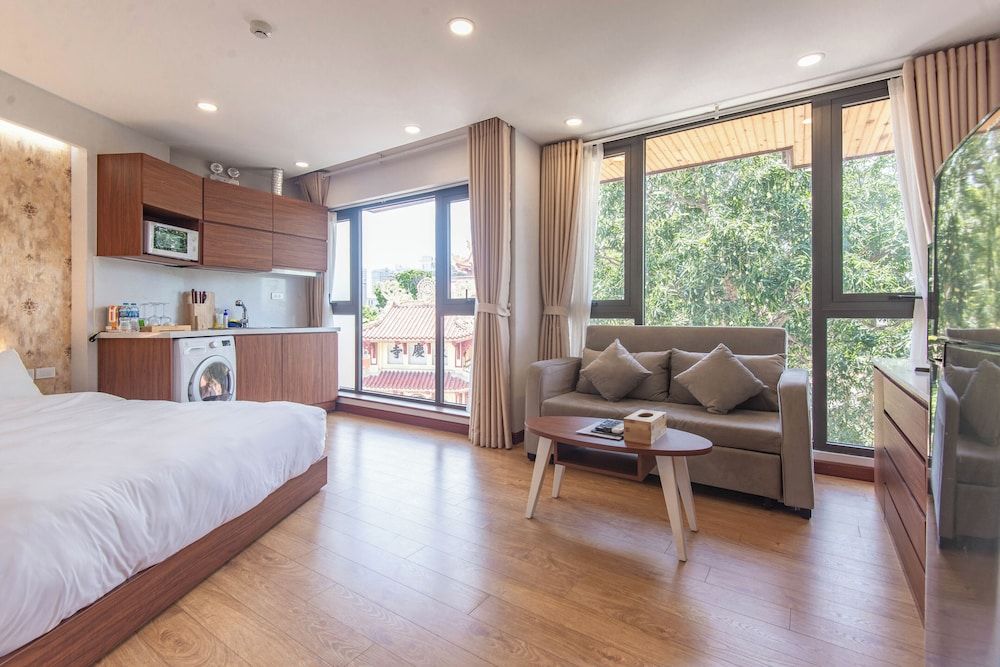 Executive Studio, City View