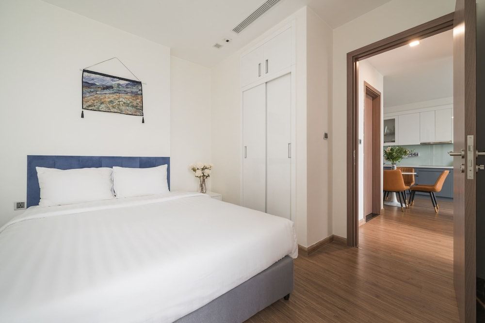 Vinhomes Green Bay Luxury Apartment