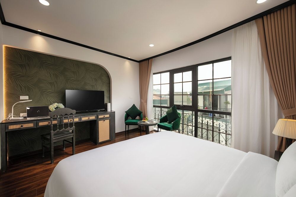 Suite Double Room City view