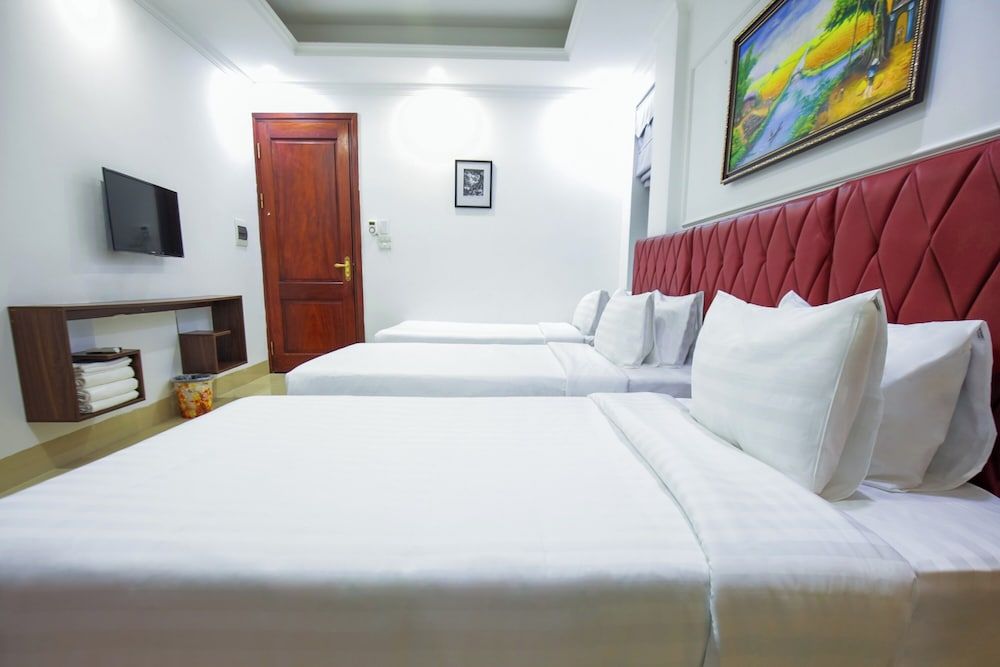 Hanoi Shining House Deluxe Triple Room, Courtyard View