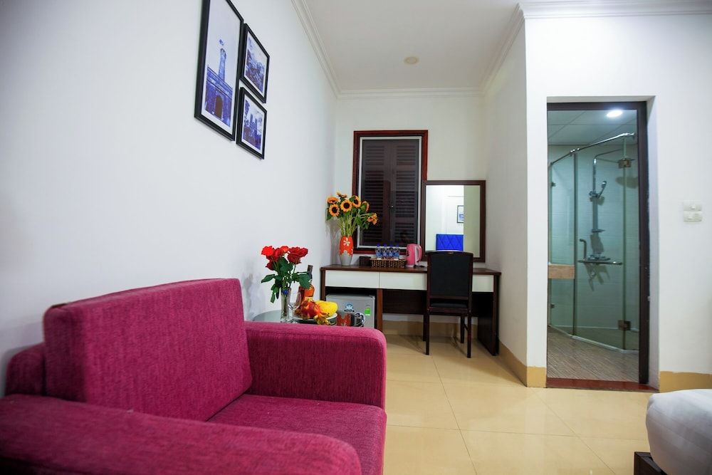 Hanoi Shining House Deluxe Triple Room, Courtyard View 11