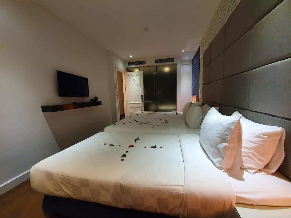 Family Room, Connecting Rooms, City View
