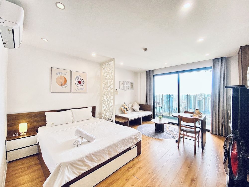 Vinhome D'capitale Service Apartment - Mikage Housing Design Studio, 1 Queen Bed 3