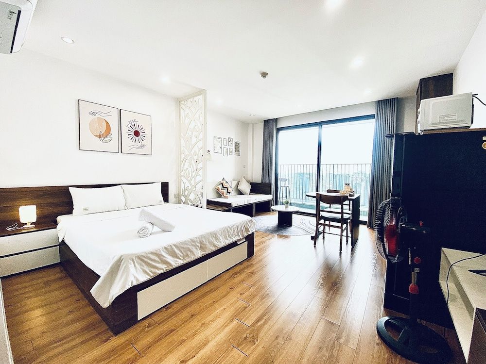 Vinhome D'capitale Service Apartment - Mikage Housing Design Studio, 1 Queen Bed 2