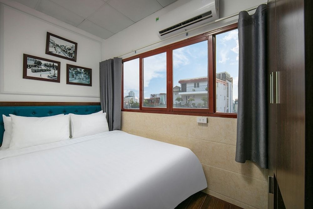 Deluxe Queen Room City View