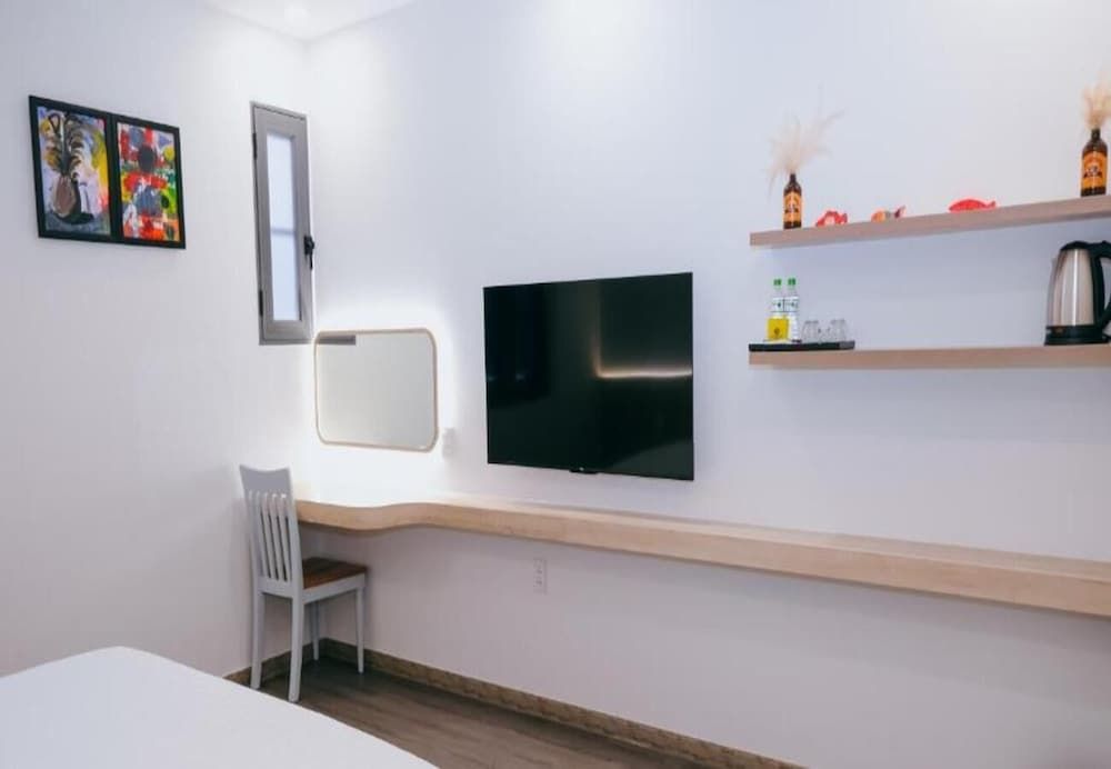 Jana House Phu Quoc Deluxe Room, 1 King Bed, Park View 5