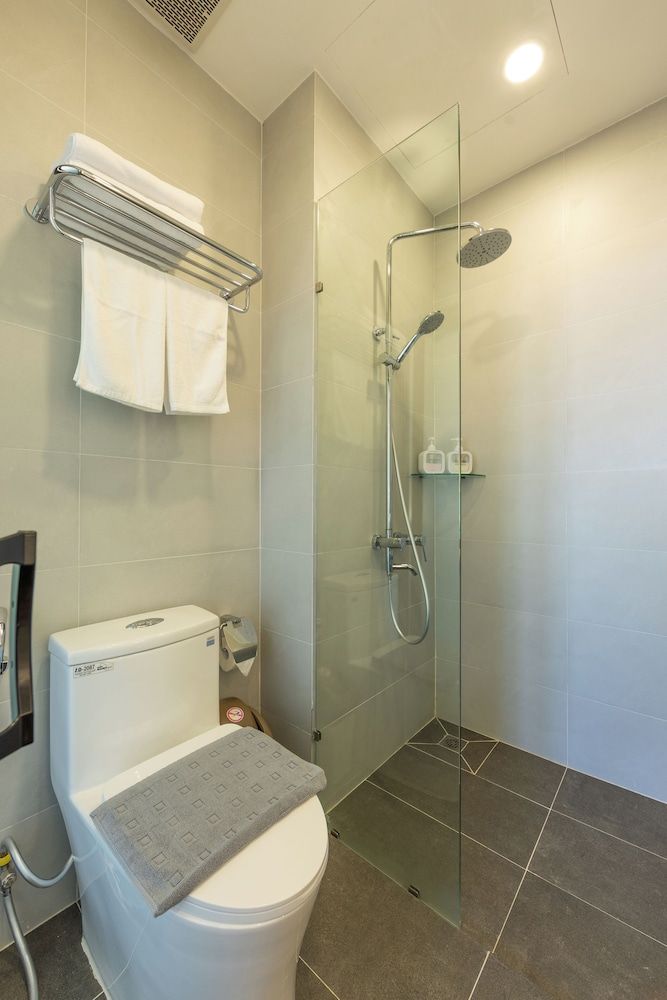 Jana House Phu Quoc Deluxe Room, 1 King Bed, Park View 4