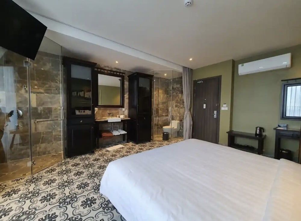 Deluxe Double or Twin Room, 1 King Bed, Patio, Courtyard View