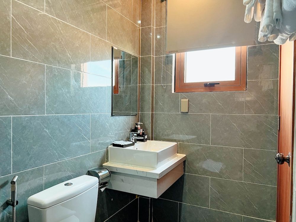 Sea Sunset Hotel Family Quadruple Room 10