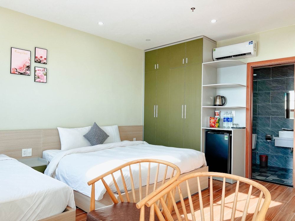 Sea Sunset Hotel Premier Quadruple Room 3