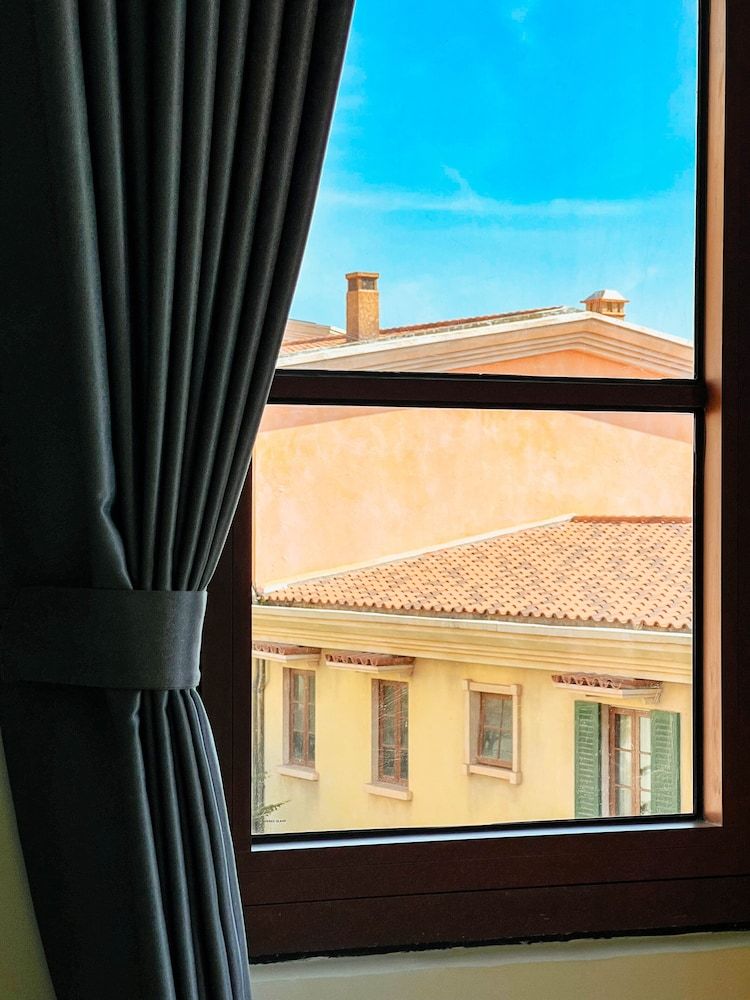 Sea Sunset Hotel Family Quadruple Room 13