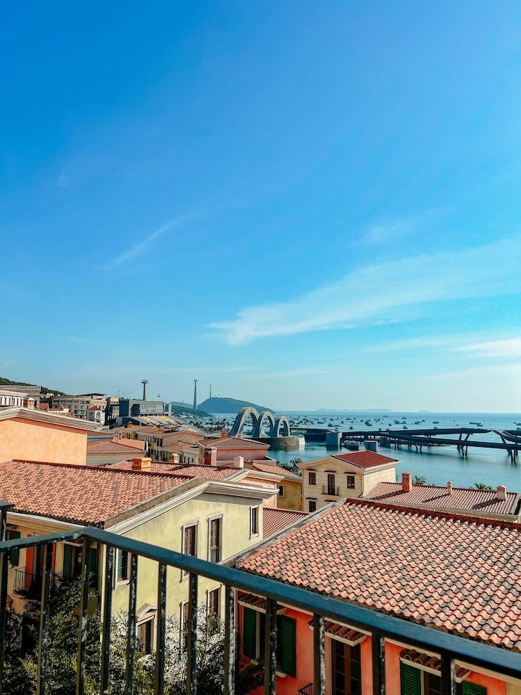 Sea Sunset Hotel Premier Quadruple Room 13