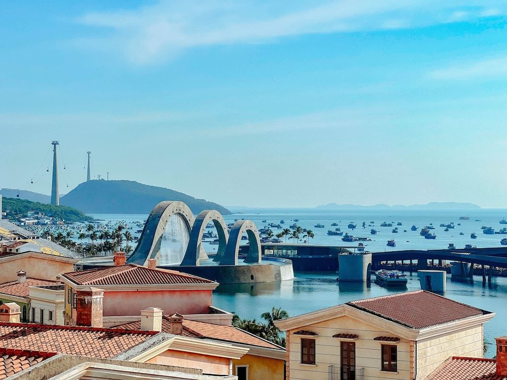 Sea Sunset Hotel Premier Quadruple Room 14