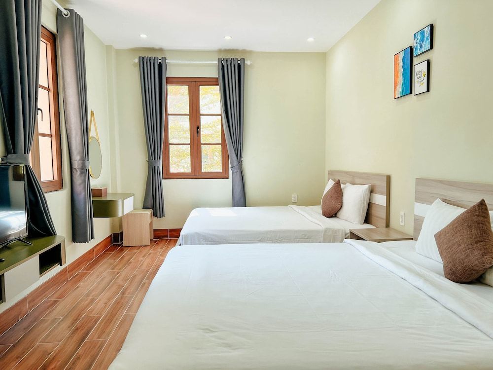 Sea Sunset Hotel Family Quadruple Room 3