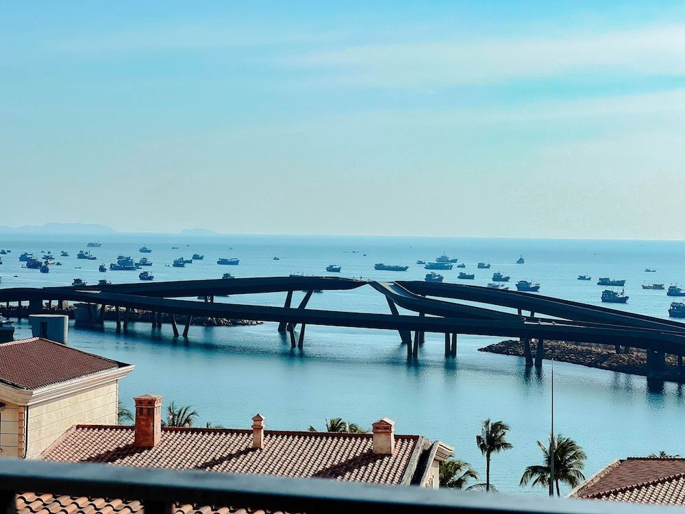 Sea Sunset Hotel Premier Quadruple Room 15