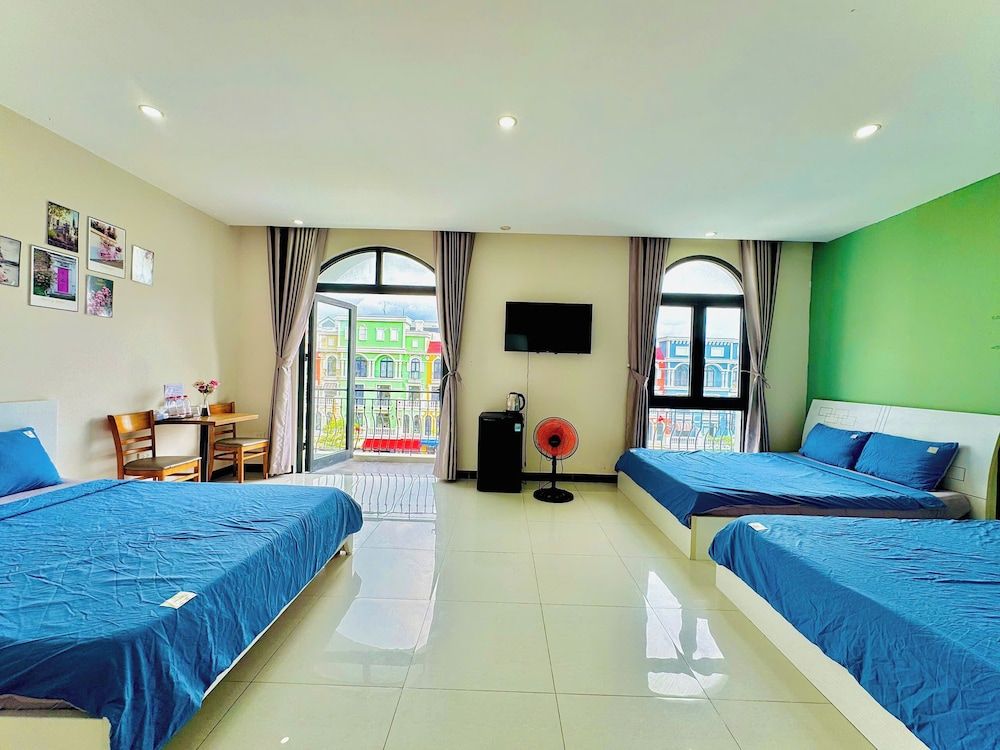Family Shared Dormitory, Balcony, River View