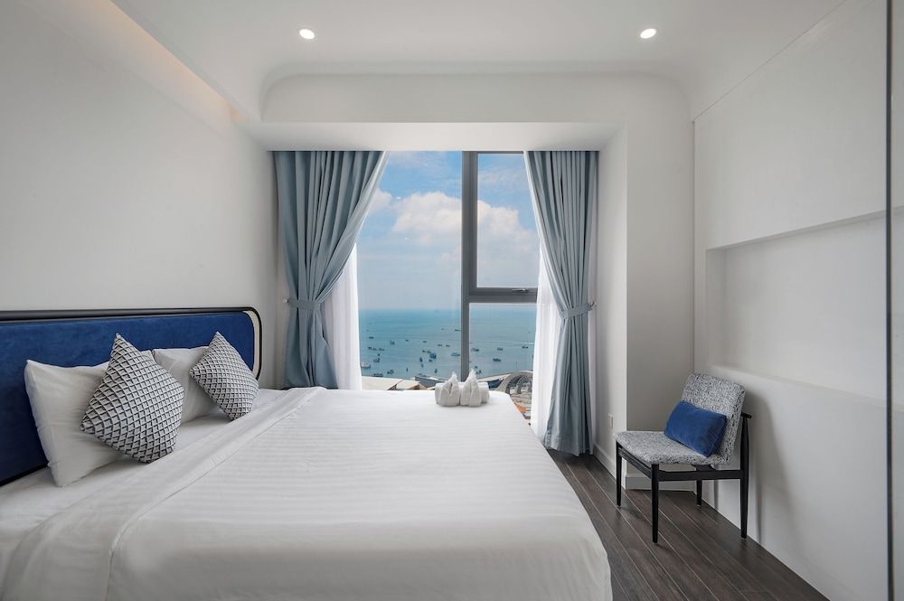 La isla Apartments & Villas – Sea View & Fireworks Phu Quoc Apartment, 3 Bedrooms, Beach View