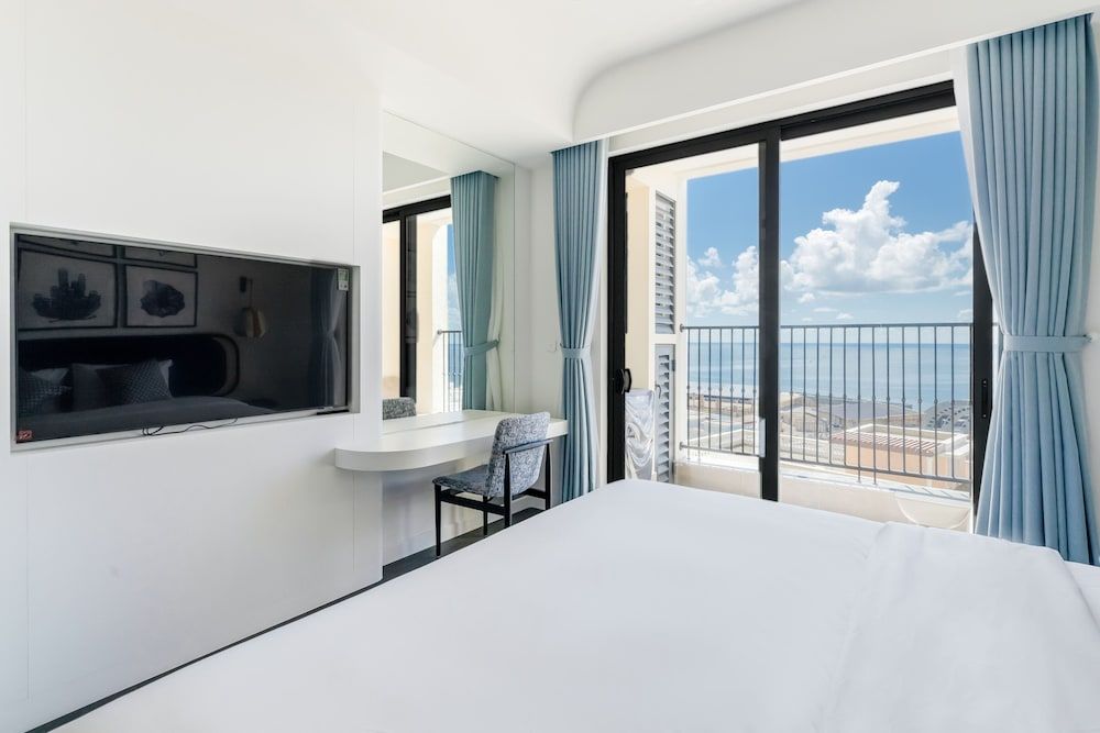 Luxury Hillside Apartment Phu Quoc Studio, Balcony, Ocean View 2