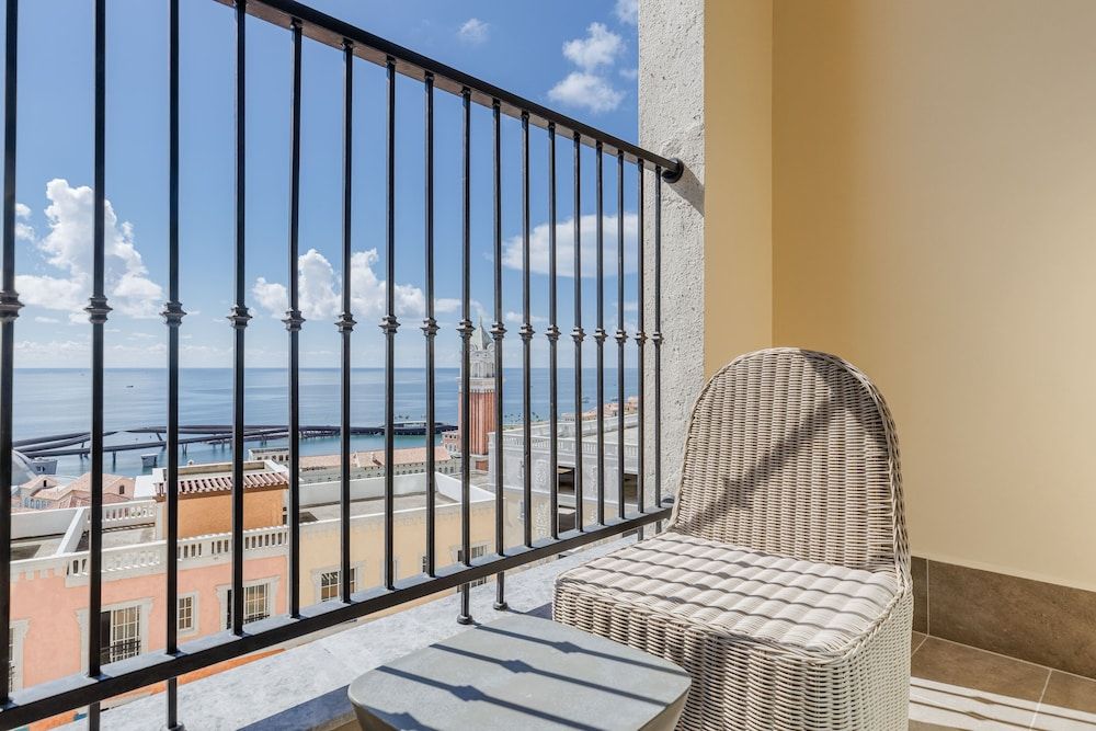 Luxury Hillside Apartment Phu Quoc Studio, Balcony, Ocean View 10