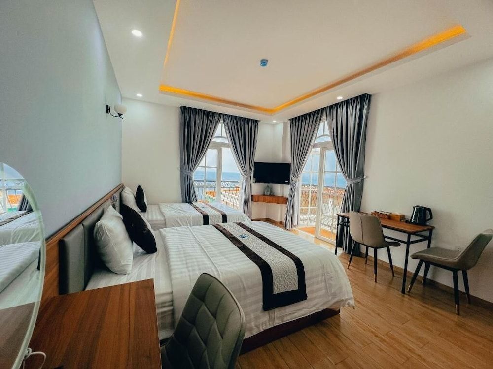 Deluxe Studio, Balcony, Beach View