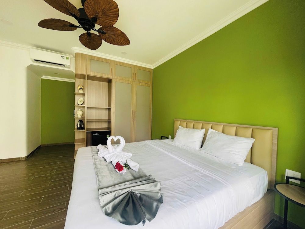 Elyday Village Phu Quoc Deluxe Villa, 4 Bedrooms, Kitchen 14