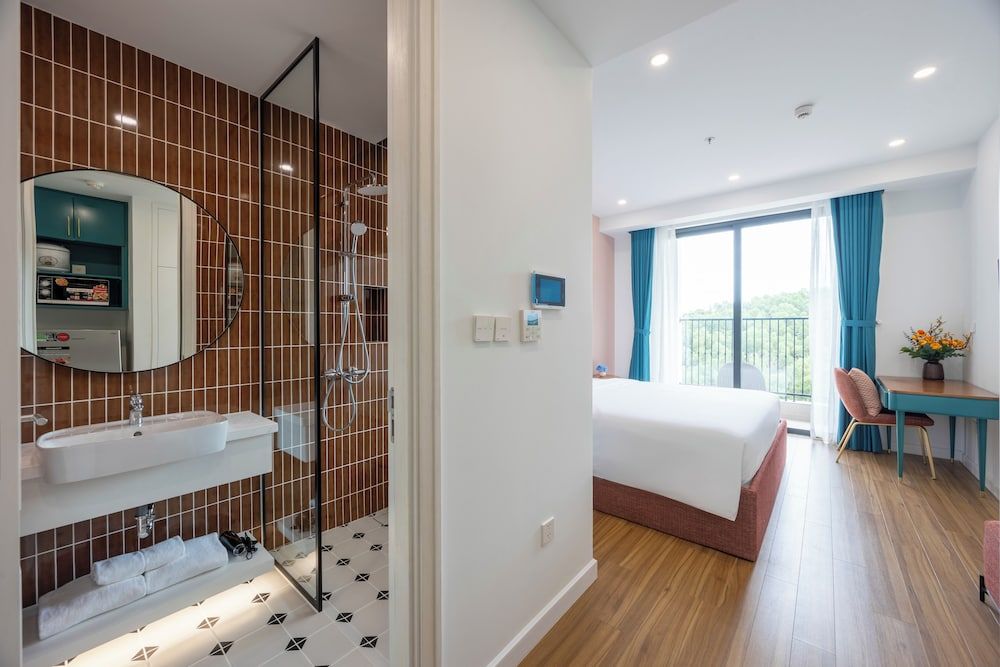 Luna Sol - Sunset & Firework Signature Studio, 1 King Bed, Balcony, Mountain View 12