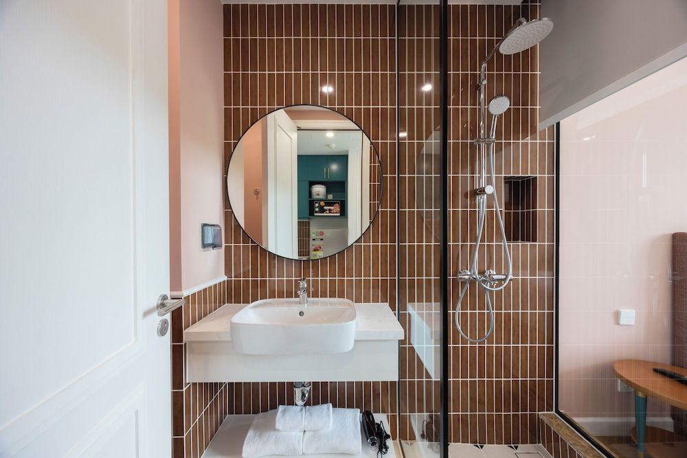 Luna Sol - Sunset & Firework Signature Studio, 1 King Bed, Balcony, Mountain View 13