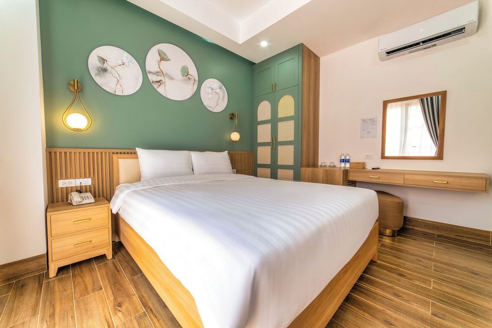 Lotus Home Hillside Deluxe Double Room, Balcony