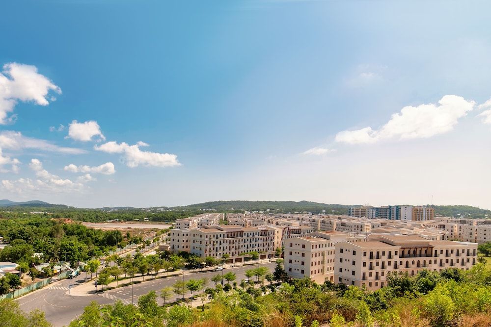 Lotus Home Hillside Deluxe Double Room, City View 6