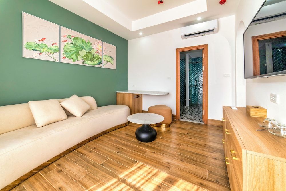 Lotus Home Hillside Family Room, Ocean View 14